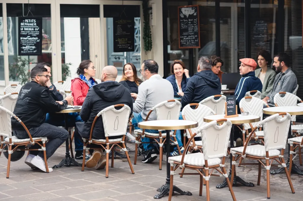 L’équipe Directeur Particulier déjeune en terrasse